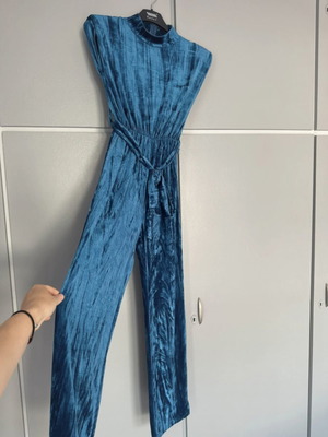 One-piece jumpsuit like new, size M, blue