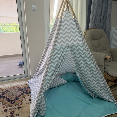 Children's Teepee Play Tent Grey Wave Mint like new with floor and 3 pillows