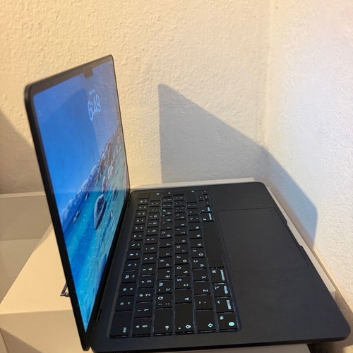 Apple MacBook Air 13 M2 16GB 256GB SSD Midnight like new