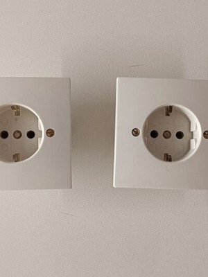 Schuko Vimar Built-in Power Sockets Set of Two Like New, White