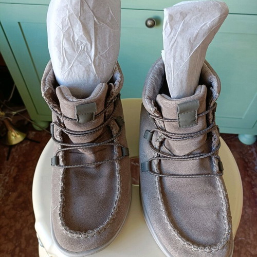 Hey Dude ankle boots like new, women's size 40, beige