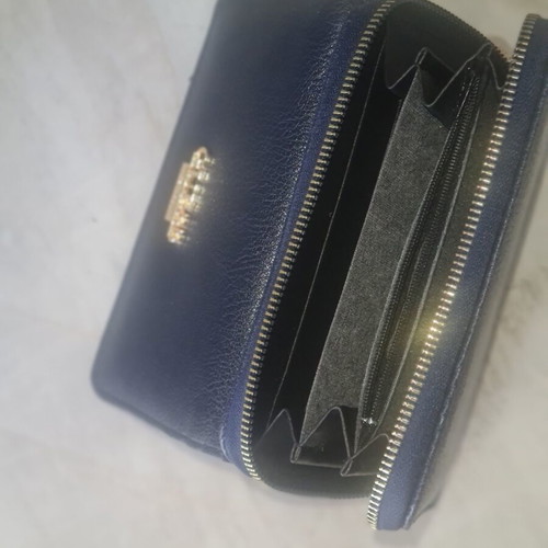 Guess leather wallet blue like new with zipper and card slots
