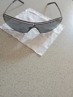 Vogue sunglasses like new, gray