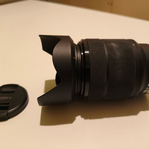 Sony FE 28-70mm F3.5-5.6 OSS lens with stabilizer and quick autofocus