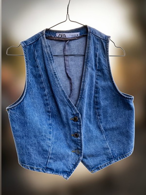 Zara denim vest sleeveless size medium like new