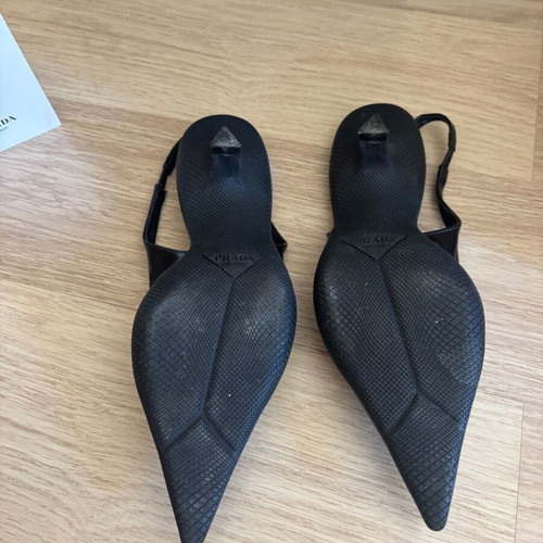 Prada mules size 38 like new, black kitten heel shoes