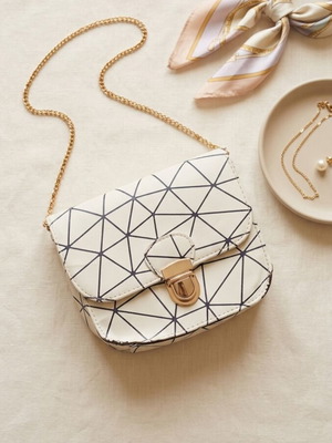 Bag with Geometric Patterns