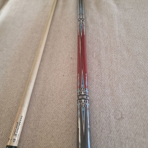 Diamond billiard cue like new, 13mm tip, 19oz weight, no case