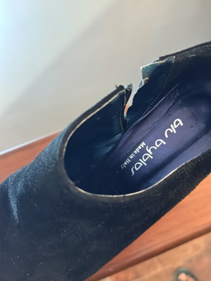 Byblos winter heels size 40 like new