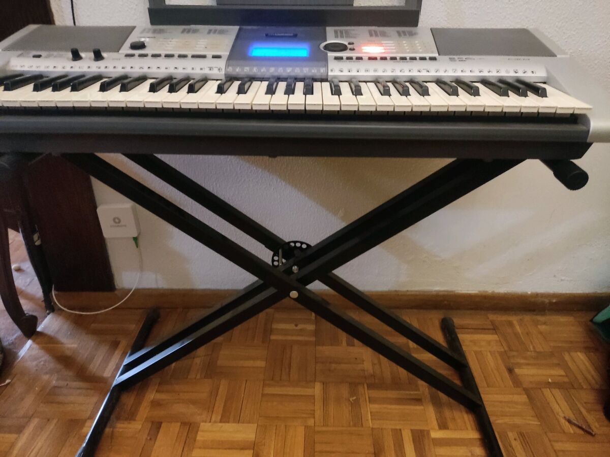 Yamaha PSR-E403 portable keyboard like… - € 150,00 - Vendora.cy