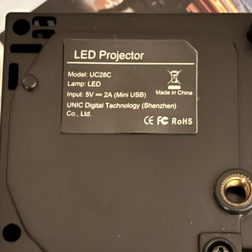 Mini LED Projector UC28C with Box and Accessories new