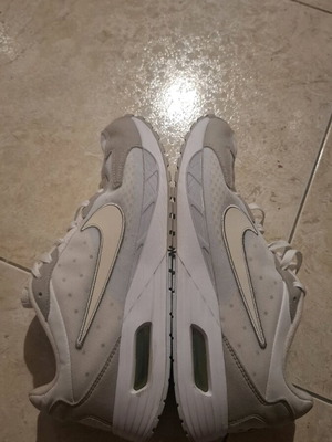 Παπούτσια Nike Air 43 ελαφρώς χρησιμοποιημένα, άσπρα αθλητικά