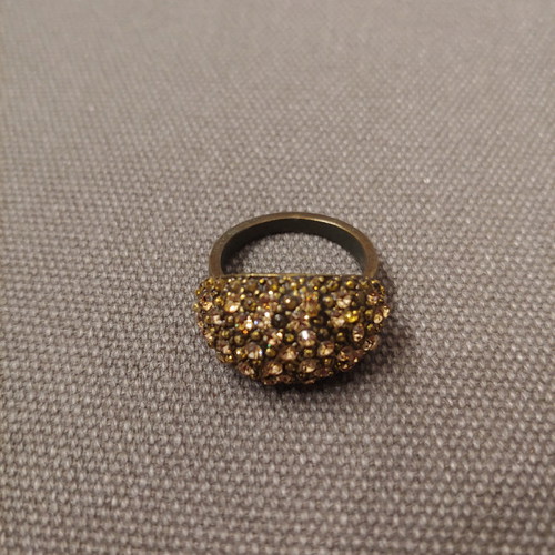 Bronze ring with gold crystals like new