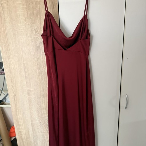 Vila No42 midi dress satin fabric adjustable straps like new, burgundy