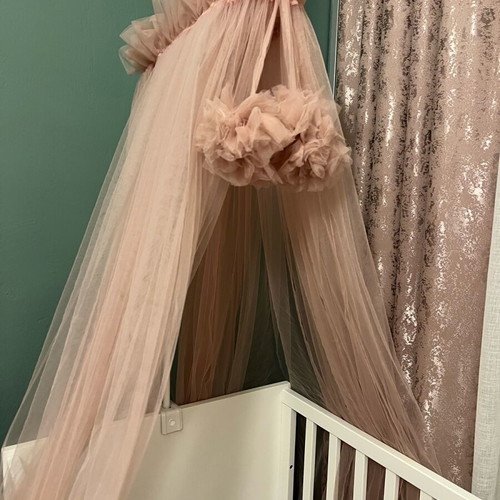 Mosquito net in rotten apple shade like new with base
