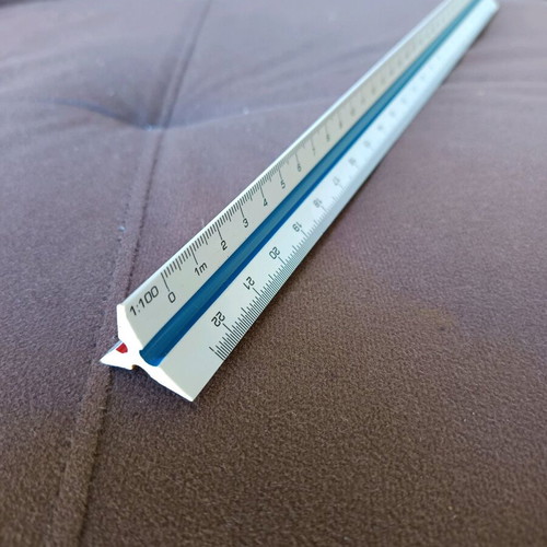 Triangular scale ruler like new