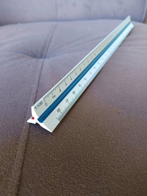 Triangular scale ruler like new