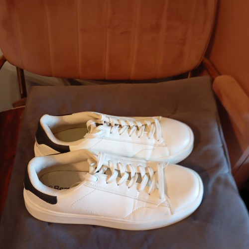Bershka men's athletic shoes size 40 like new, white