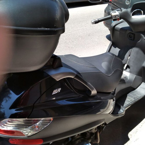 Piaggio MP3 400 μεταχειρισμένο με μπαγκαζιέρα, συναγερμό και καινούργια λάστιχα