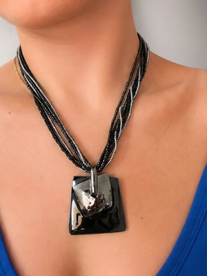 Necklace like new, black and silver