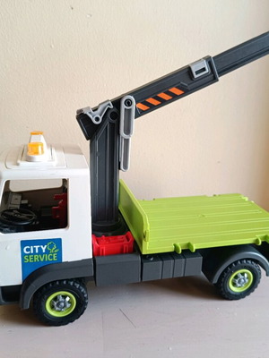 Playmobil City Service used with missing parts and breaks
