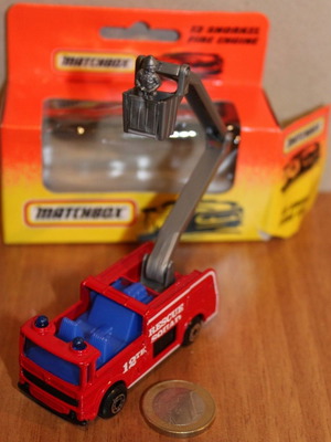 Matchbox 13 Snorkel Fire Engine мащаб 1:64 нов