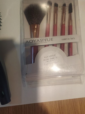 Beauty tools set 12 pieces new in original packaging