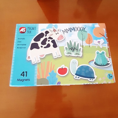 Board game like new with all pieces, ages 3+
