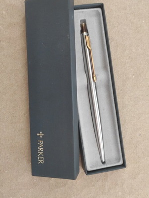 Parker στυλό μεταχειρισμένο, ασημί με χρυσό