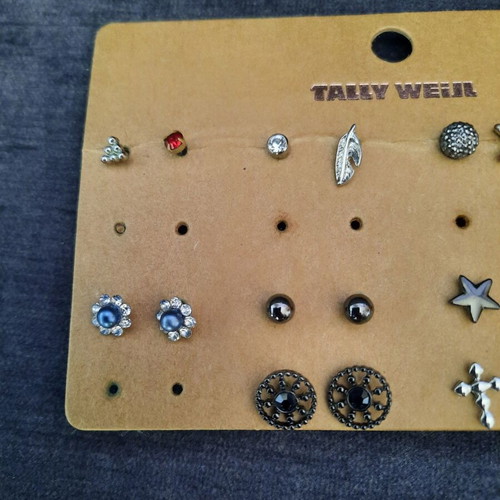 Earrings set like new, 8 single and 6 pairs multicolored