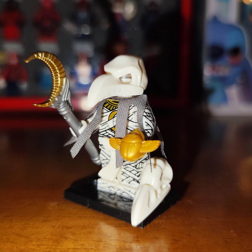 Khonshu figure like new with accessories Marvel Moon Knight