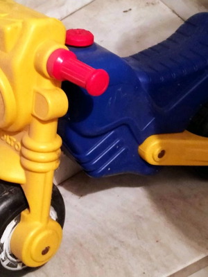 Παιδικό μηχανάκι παιχνίδι μεταχειρισμένο, πλαστικό για παιδιά κάτω των 6 ετών