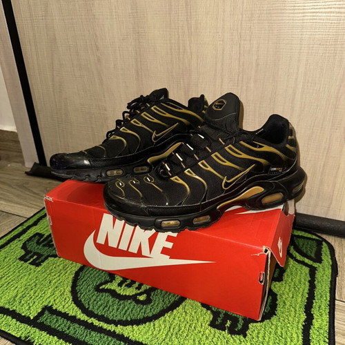 Nike TN Airmax Plus sneakers like new, size 44.5, black and gold
