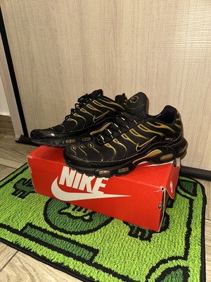 Nike TN Airmax Plus sneakers like new, size 44.5, black and gold