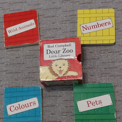 Small children's books used in English, set of 4