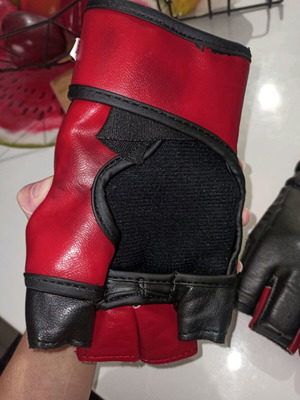 Boxing gloves in good condition