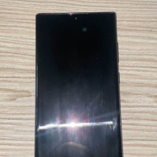Samsung S22 Ultra smartphone used, minor crack