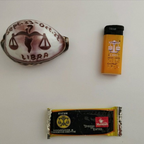 Libra small collectibles used, pack
