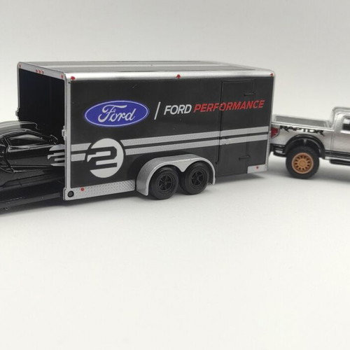 Maisto 1:64 Ford Raptor 2010 with Trailer and Ford GT 2017 new