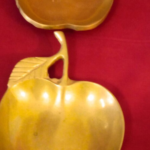 Bronze apples like new