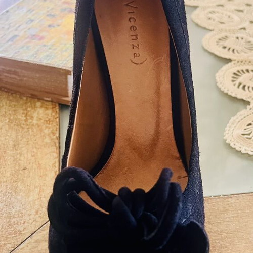 Vicenza Vera Pelle Stiletto Pumps like new, black, size 39