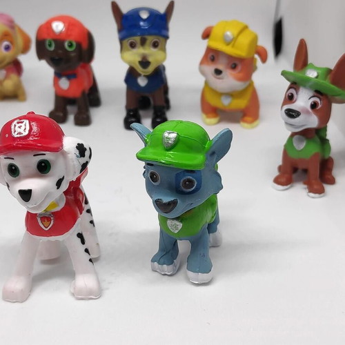 Paw Patrol collectible set of 12 figures like new