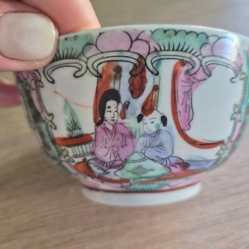 Vintage Chinese decorative bowl like new, hand-painted