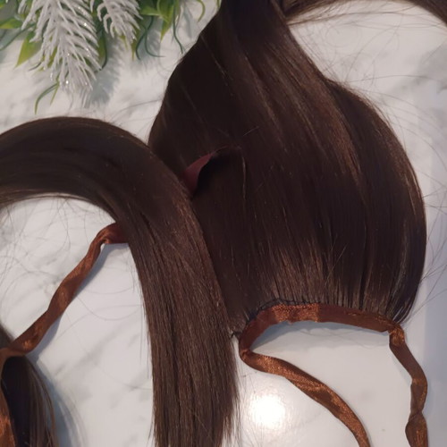 Hair tresses brown like new, set of 2 with case