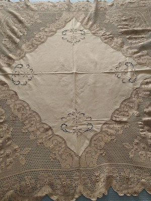Tablecloth and table square set new, beige