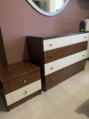 Chest of drawers like new, bedroom set