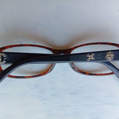 Chanel protective glasses with missing stones