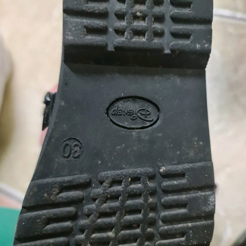 Disney kids boots like new, size 30, black