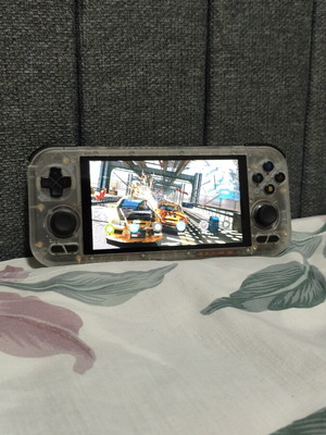 Retroid Pocket 4 Pro като нов преносима игрова конзола