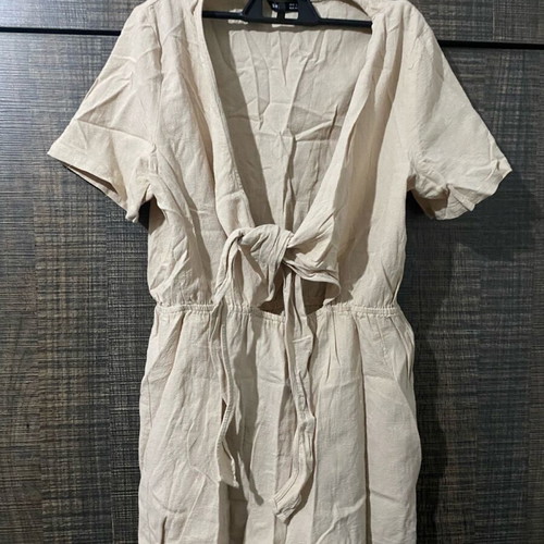 Shein beige romper like new, size M
